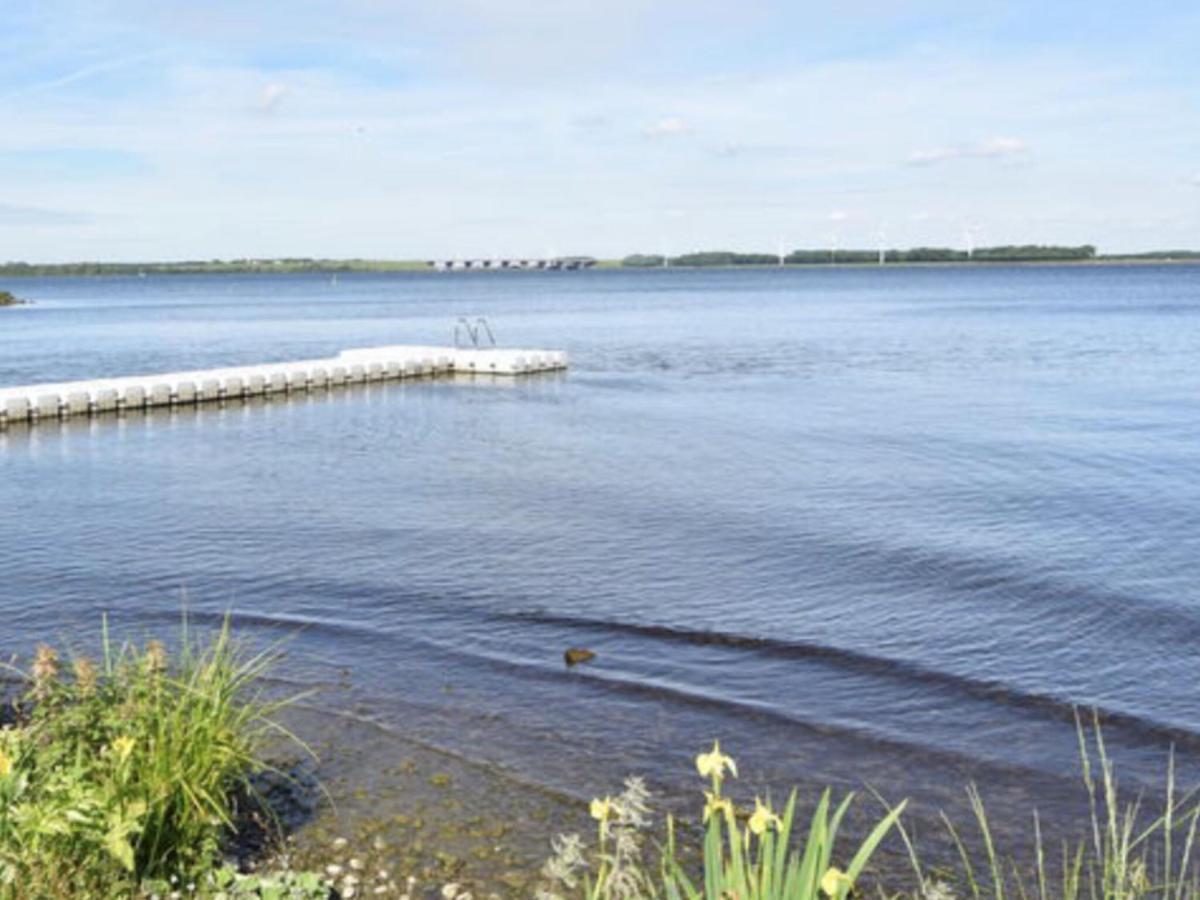 Fantastic Villa In Ooltgensplaat With Jetty Eksteriør bilde